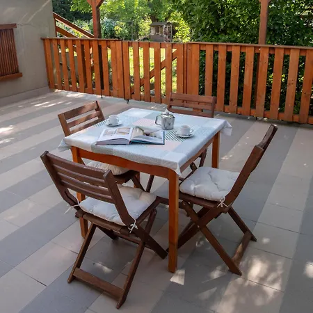 Marilla Apartman Tata