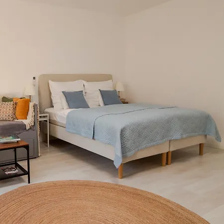 Marilla Apartment *